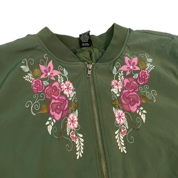Torrid Disney Floral Ruffle Bomber Jacket Green Plus Size 4 Embroidered - Picture 3 of 9